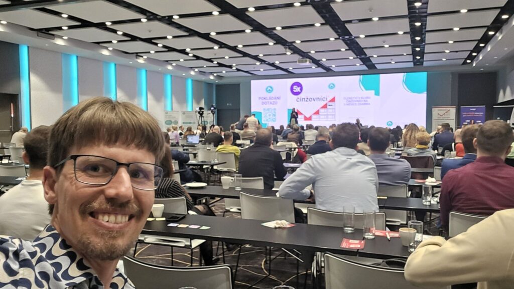 Co dělá pronajímatel na konferenci pro 1000 makléřů?